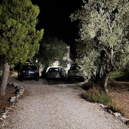 B&B Villa Mediterranee Con Parking Space Трани Екстериор снимка