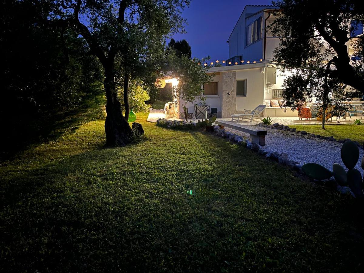 B&B Villa Mediterranee Con Parking Space Трани Екстериор снимка