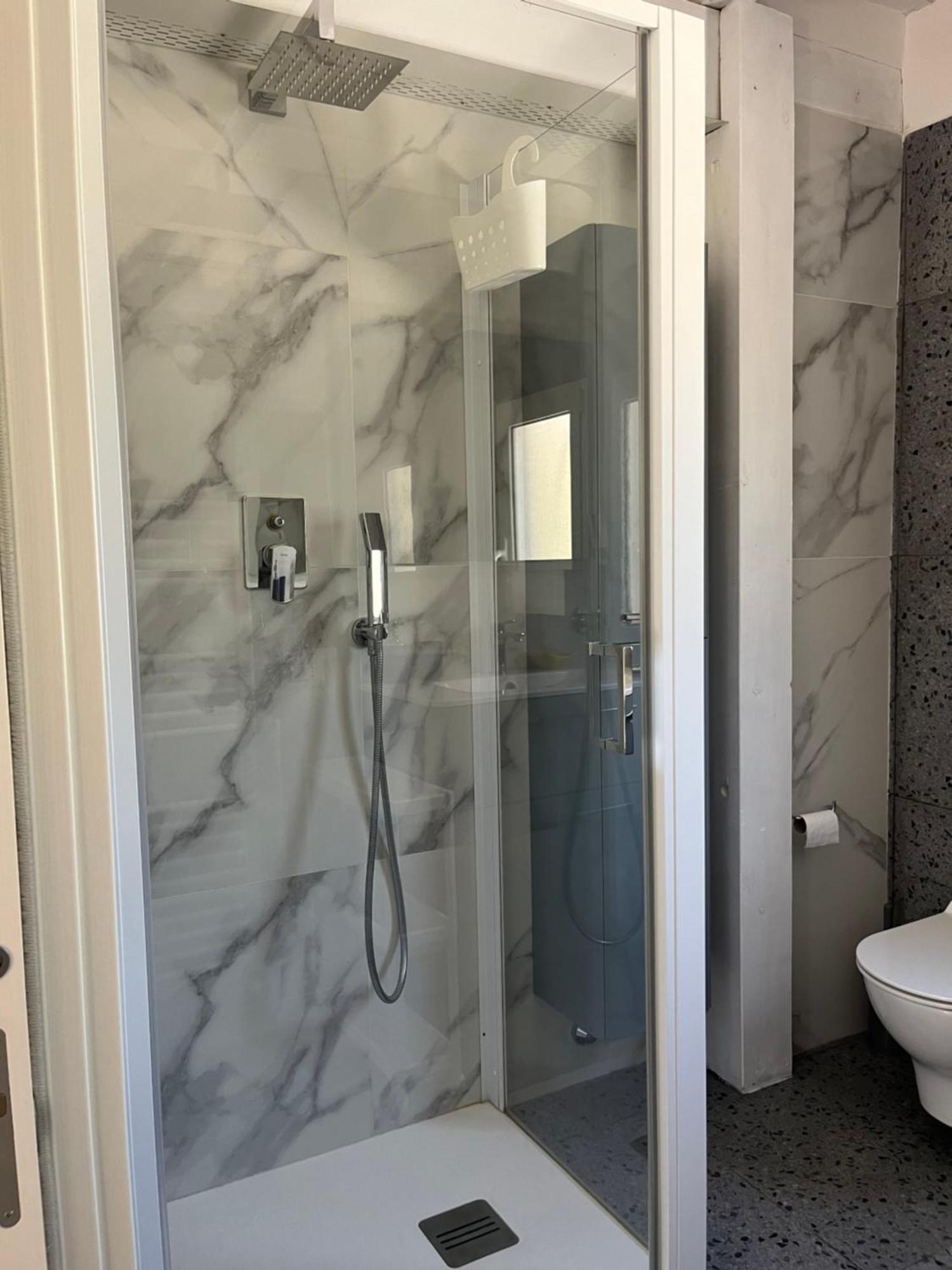 B&B Villa Mediterranee Con Parking Space Трани Екстериор снимка
