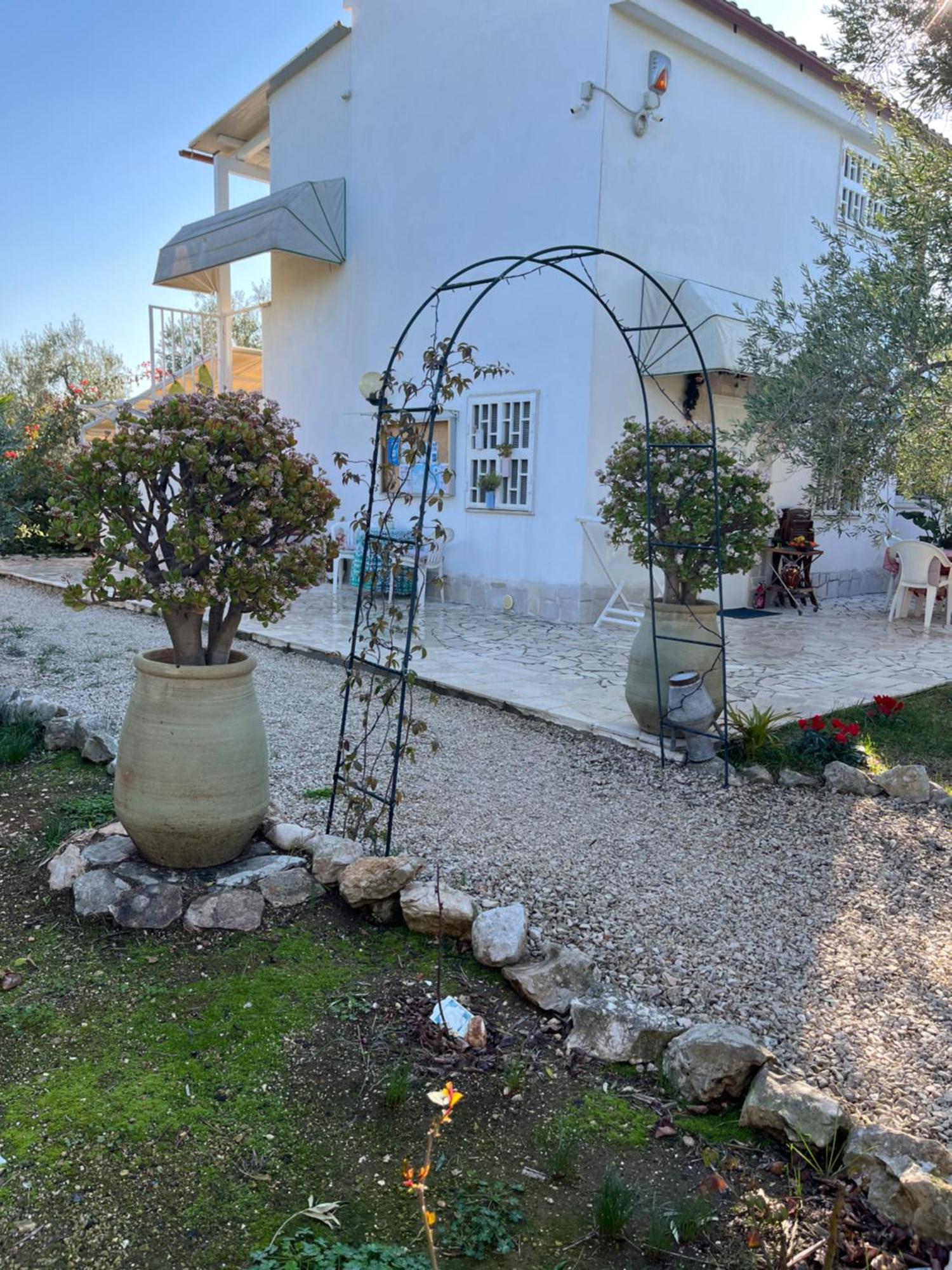 B&B Villa Mediterranee Con Parking Space Трани Екстериор снимка